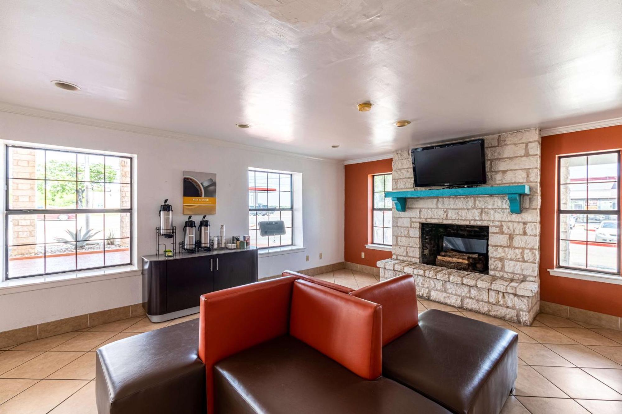 Hotel 6-georgetown, Tx